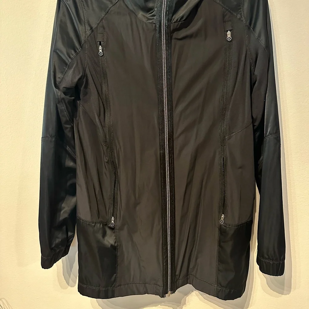 lululemon black vented windbreaker - Picture 6 of 6